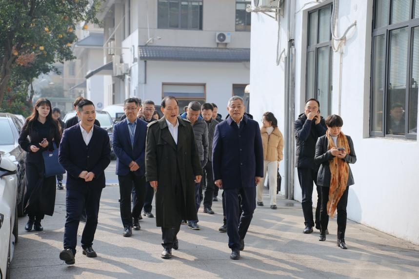 市政協(xié)黨組副書記、副主席許明一行赴律威調(diào)解中心調(diào)研