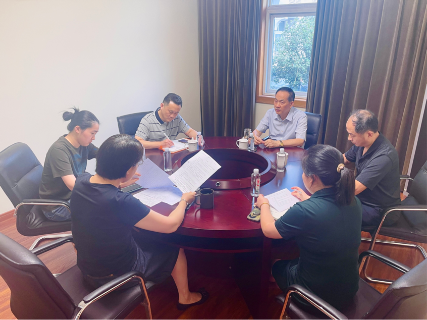 把脈市場動態(tài)，明確未來發(fā)展方向——董事長一行赴建華進出口貿(mào)易有限公司調研