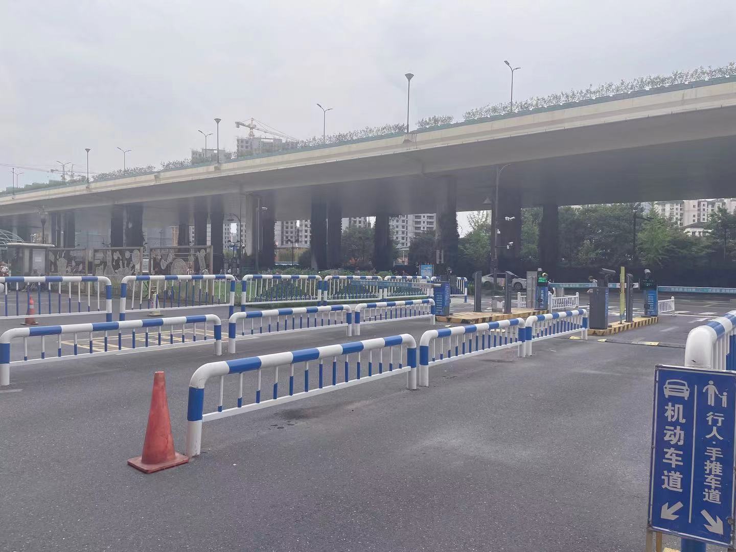 變廢為寶，水晶城開展道閘護(hù)欄改造