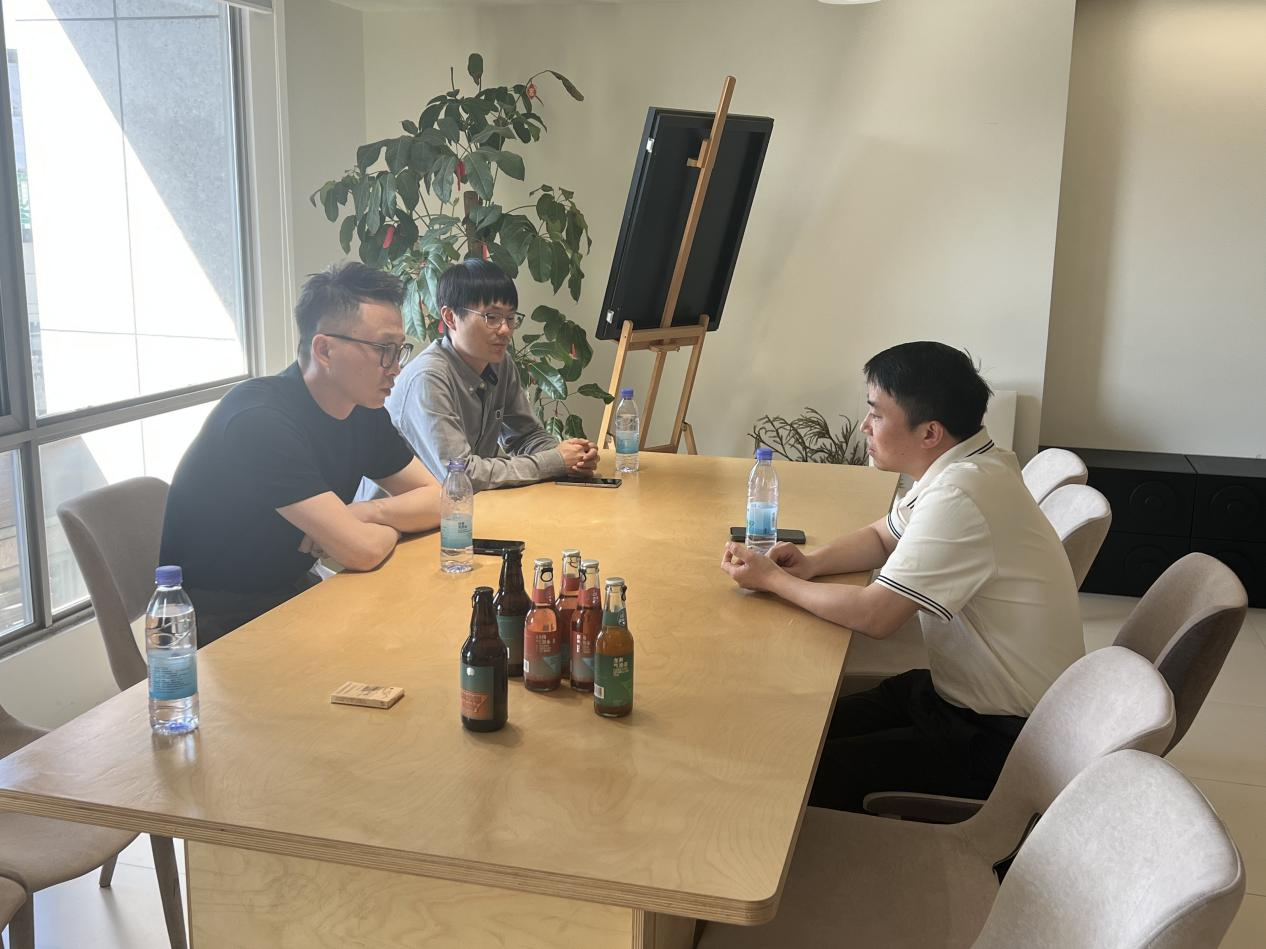 錢(qián)江商城管理團(tuán)隊(duì)走訪(fǎng)武林夜市 共探經(jīng)濟(jì)發(fā)展新路徑