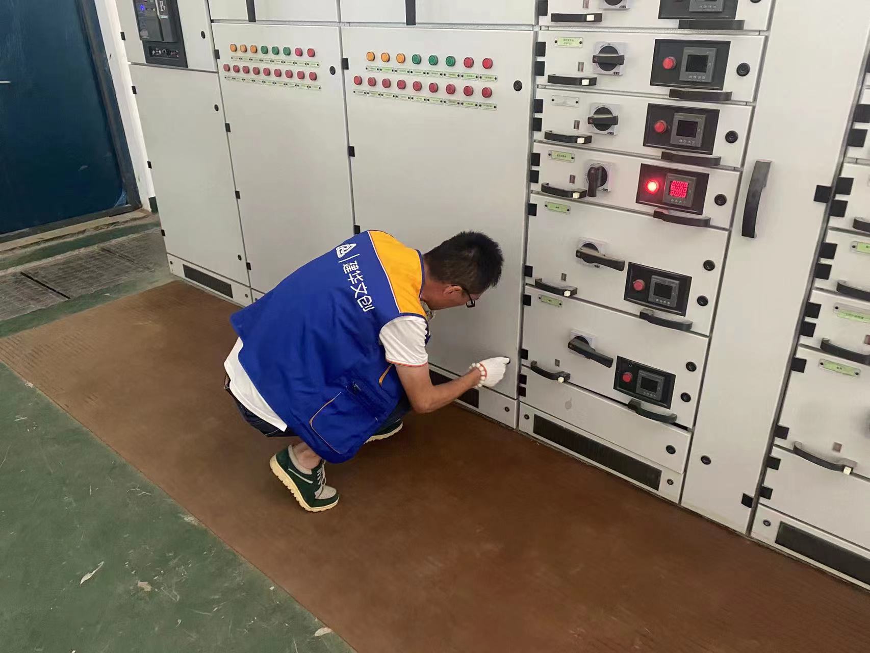 “夏季用電需謹(jǐn)慎，園區(qū)把關(guān)無隱患” ——建華文創(chuàng)集團(tuán)開展用電安全檢查工作