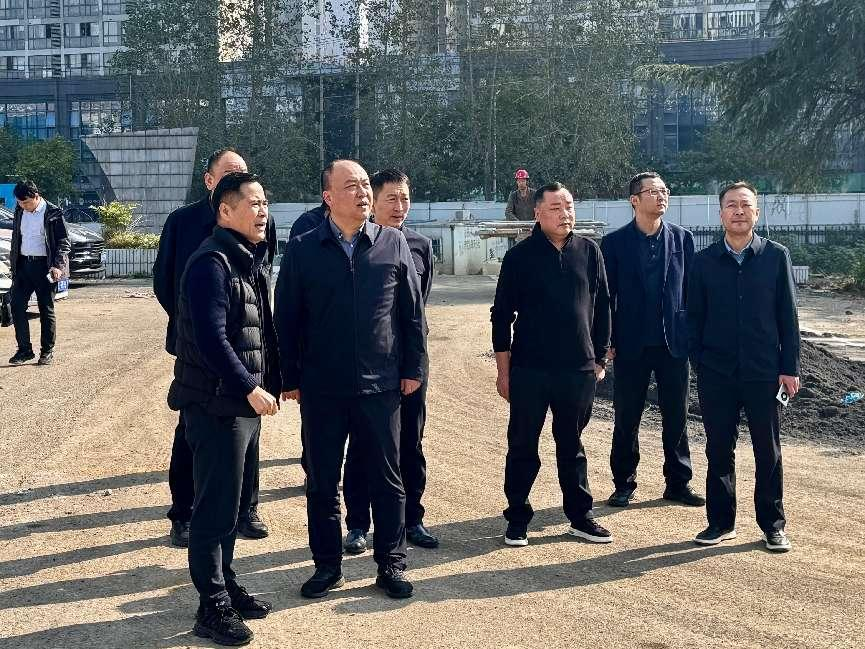 包河區(qū)委副書(shū)記、區(qū)長(zhǎng)李煒一行蒞臨老廣電355潮流創(chuàng)意社區(qū)調(diào)研