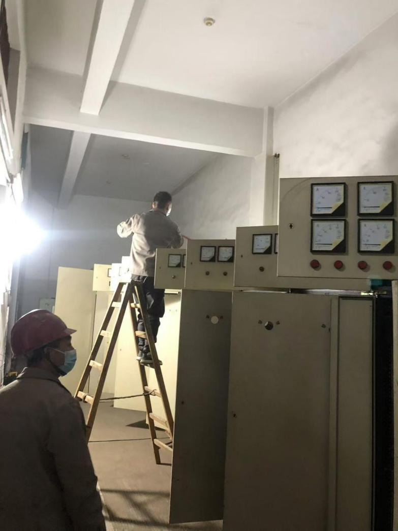 錢江商城物業(yè)部開展高配室維護(hù)保養(yǎng)工作