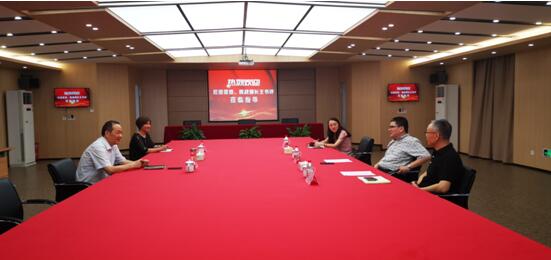 拱墅區(qū)委常委、統(tǒng)戰(zhàn)部長王書評蒞臨集團指導