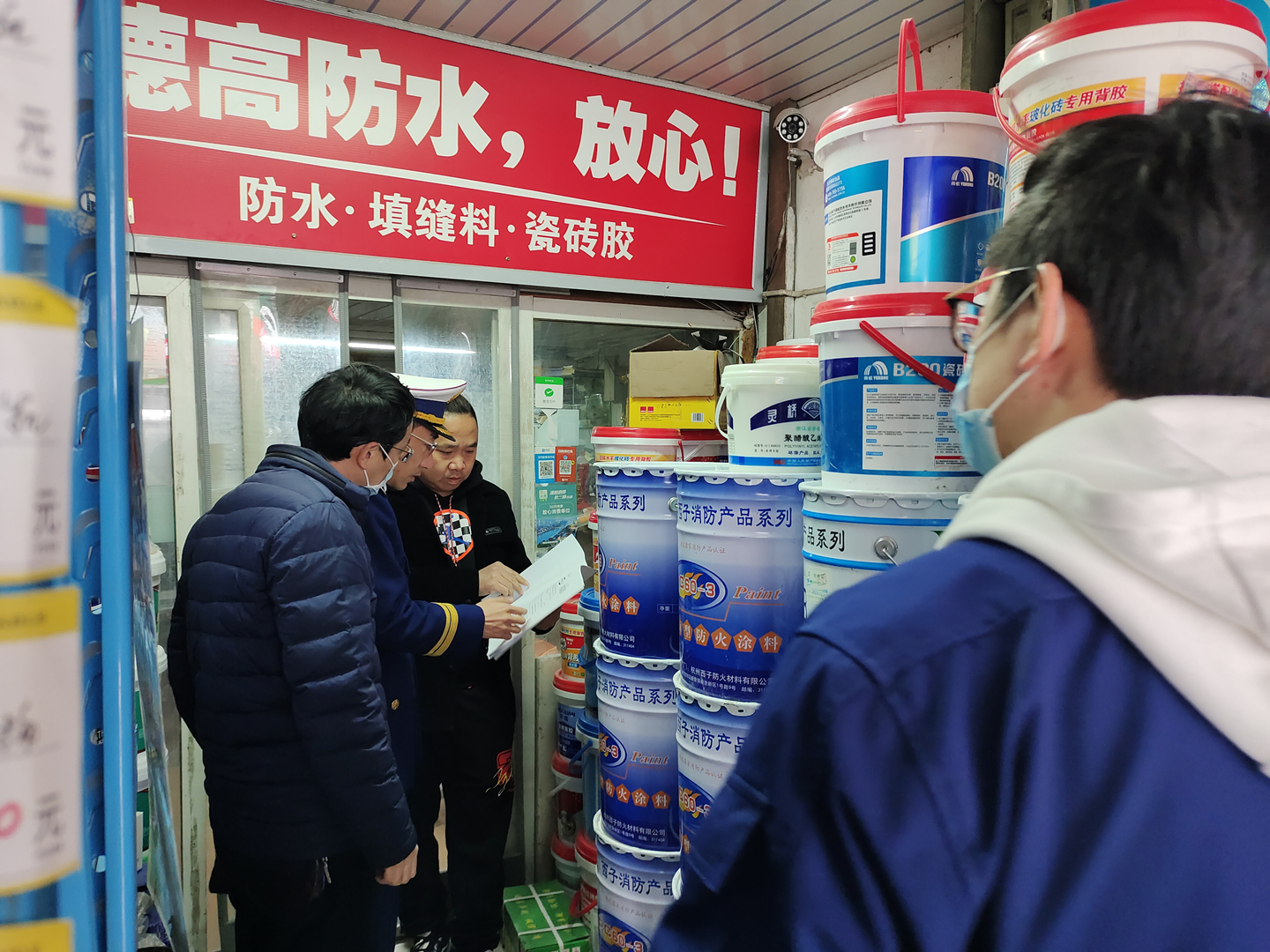 區(qū)工商、消防大隊(duì)走訪建華市場(chǎng)