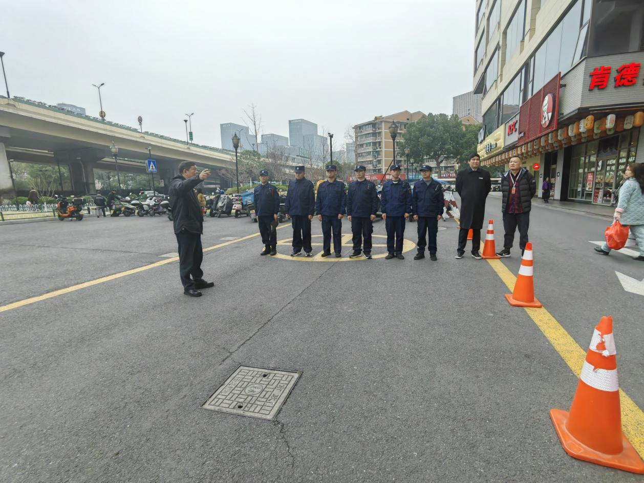 ?錢江商城與水晶城開展消防安全聯(lián)動(dòng)實(shí)戰(zhàn)演練