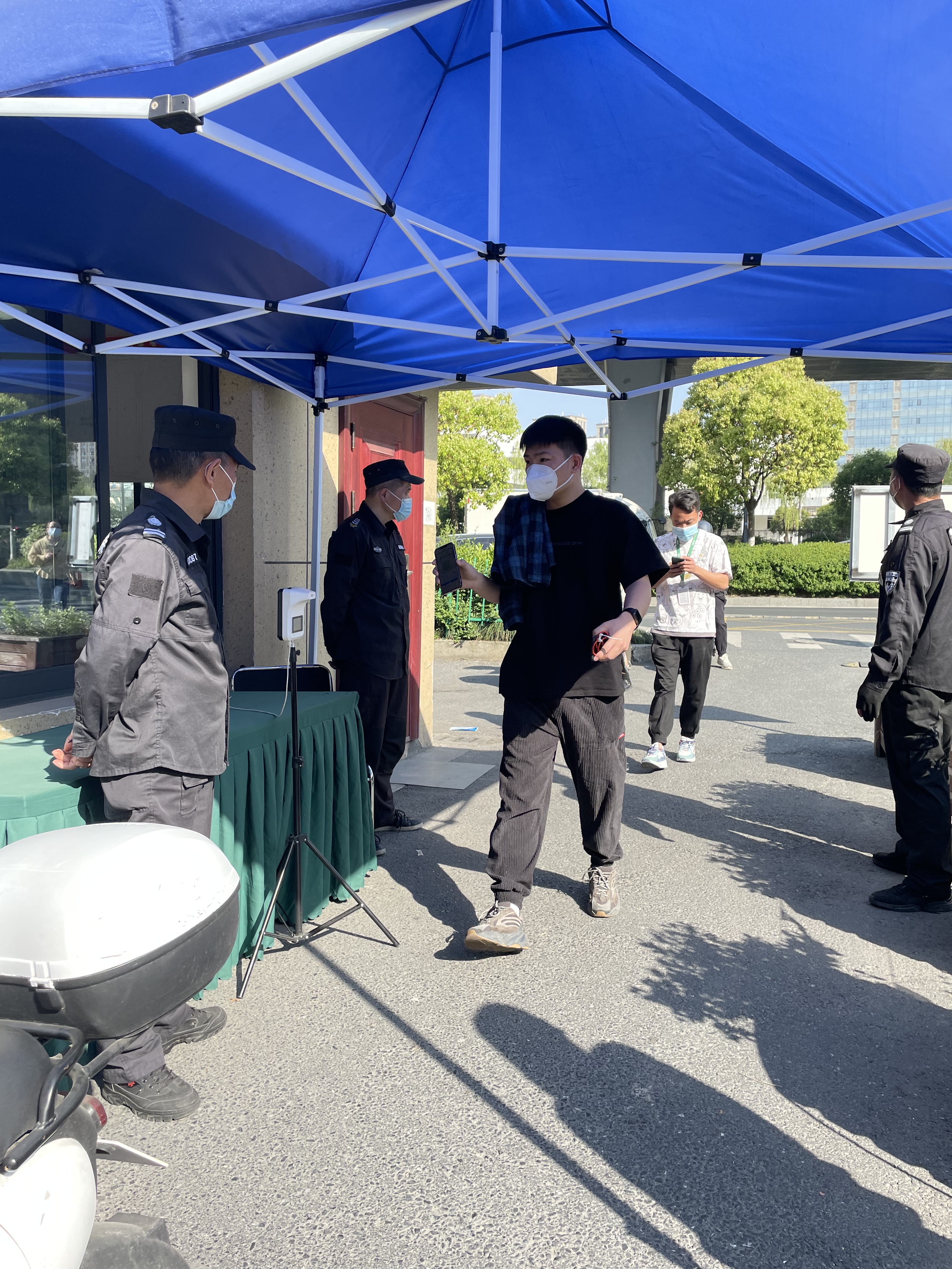 建華文創(chuàng)集團積極強化掃碼核驗工作