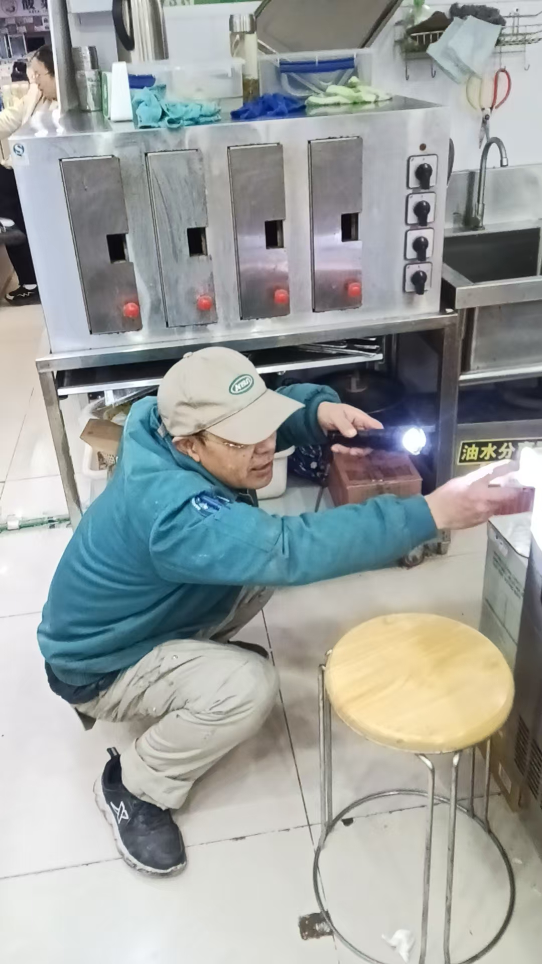 專業(yè)除四害，守護(hù)美食天地