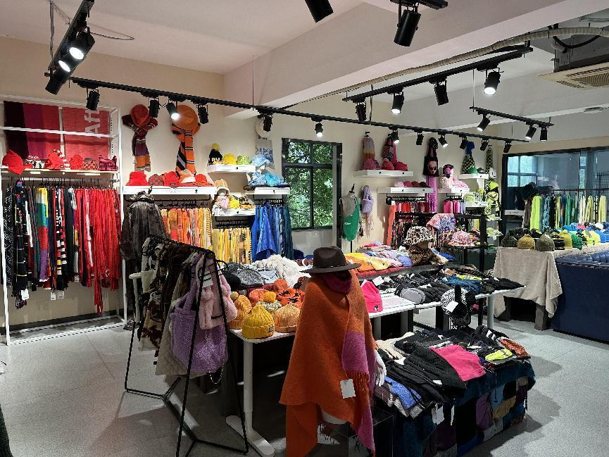 深化交流 共求發(fā)展——錢江商城參觀杭州翔天供應鏈管理有限公司