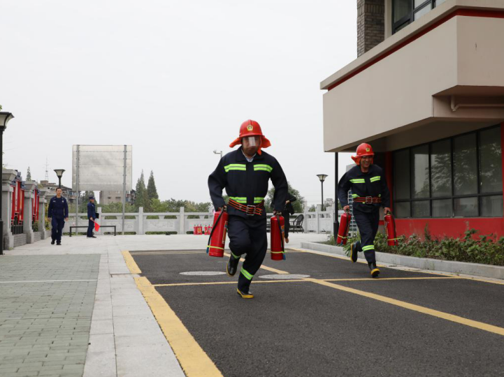 2020年塘棲鎮(zhèn)微型消防站業(yè)務技能大賽2.png 2020年塘棲鎮(zhèn)微型消防站業(yè)務技能大賽2.png