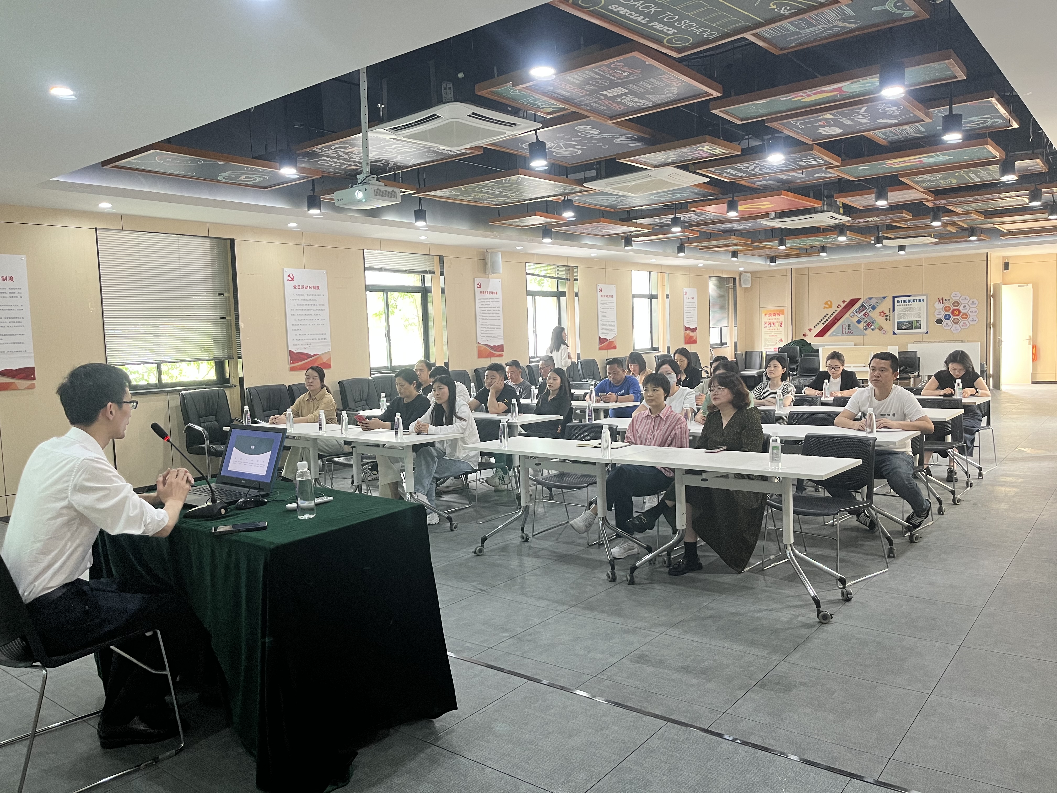 268c4d85302b70cd2ca51ec2c997f71.jpg 268c4d85302b70cd2ca51ec2c997f71.jpg